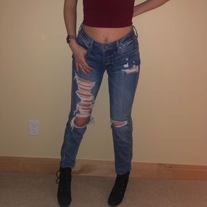 AE Tomgirl Ripped Jeans
